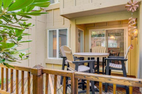 Hike, Ski and Explore Pocono Pines Townhome